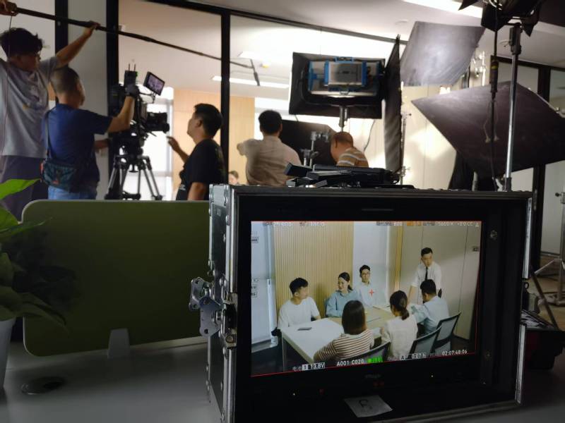 陵水TVC拍摄公司：科技产品视觉化大师，诠释未来感与功能美学